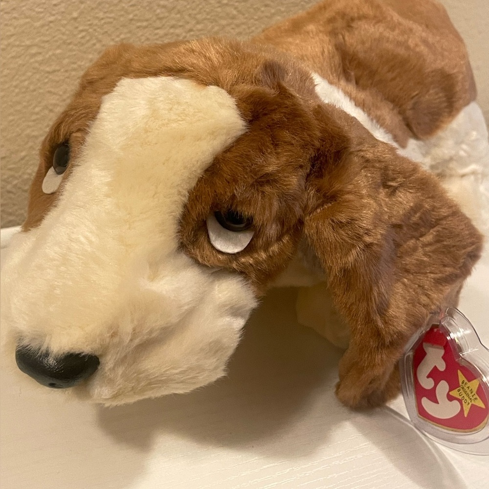 Ty Beanie Buddy- Tracker the Dog